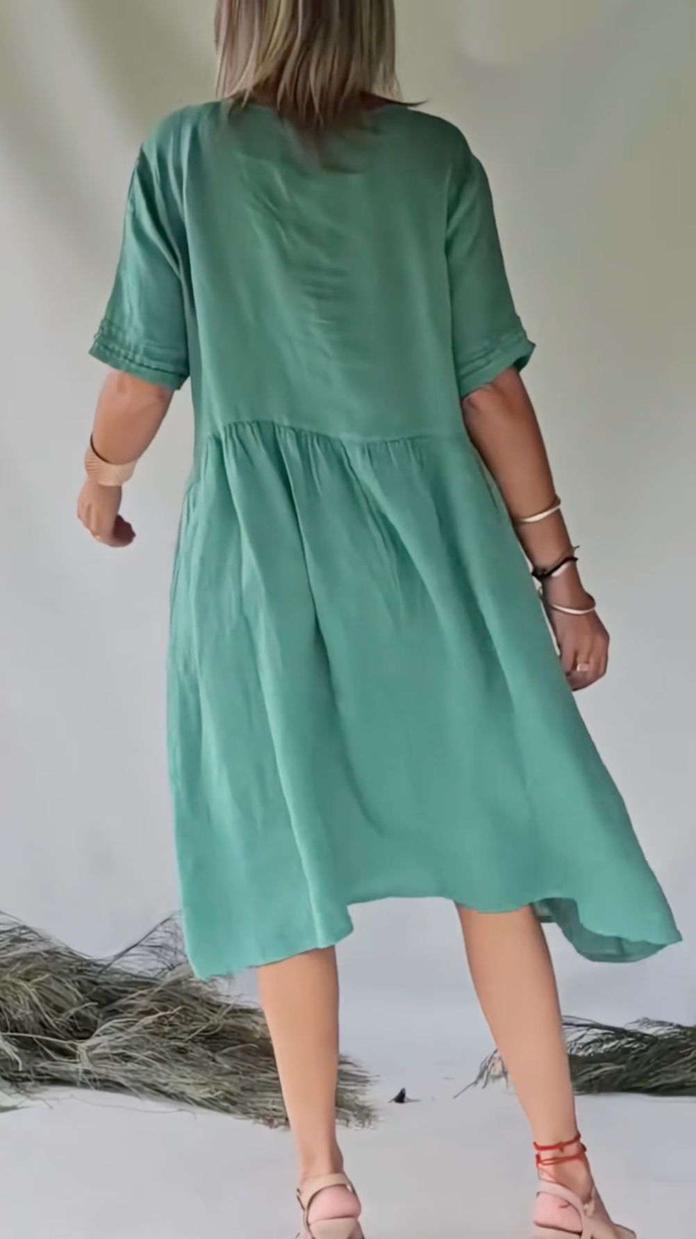 Vestido Bianca- Linho Premium - Leve e Soltinho, Ideal para diversas ocasiões! + Frete Grátis