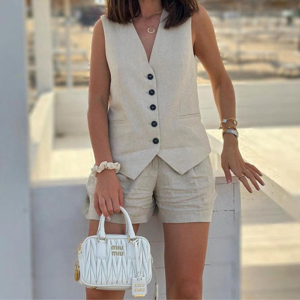 Conjunto Feminino Carolina em Alfaiataria - Colete e Shorts no Linho (Promoção Compre 1 Leve 2) +Frete Grátis