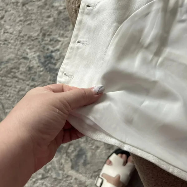 Conjunto Feminino Carolina em Alfaiataria - Colete e Shorts no Linho (Promoção Compre 1 Leve 2) +Frete Grátis