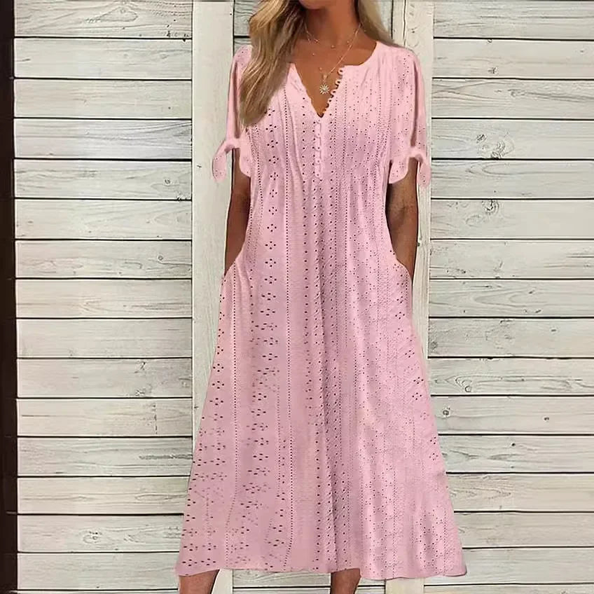 Encante- se com o Vestido de Renda Luísa - Perfeito para dias quentes, encontros especiais ou passeios ao ar livre