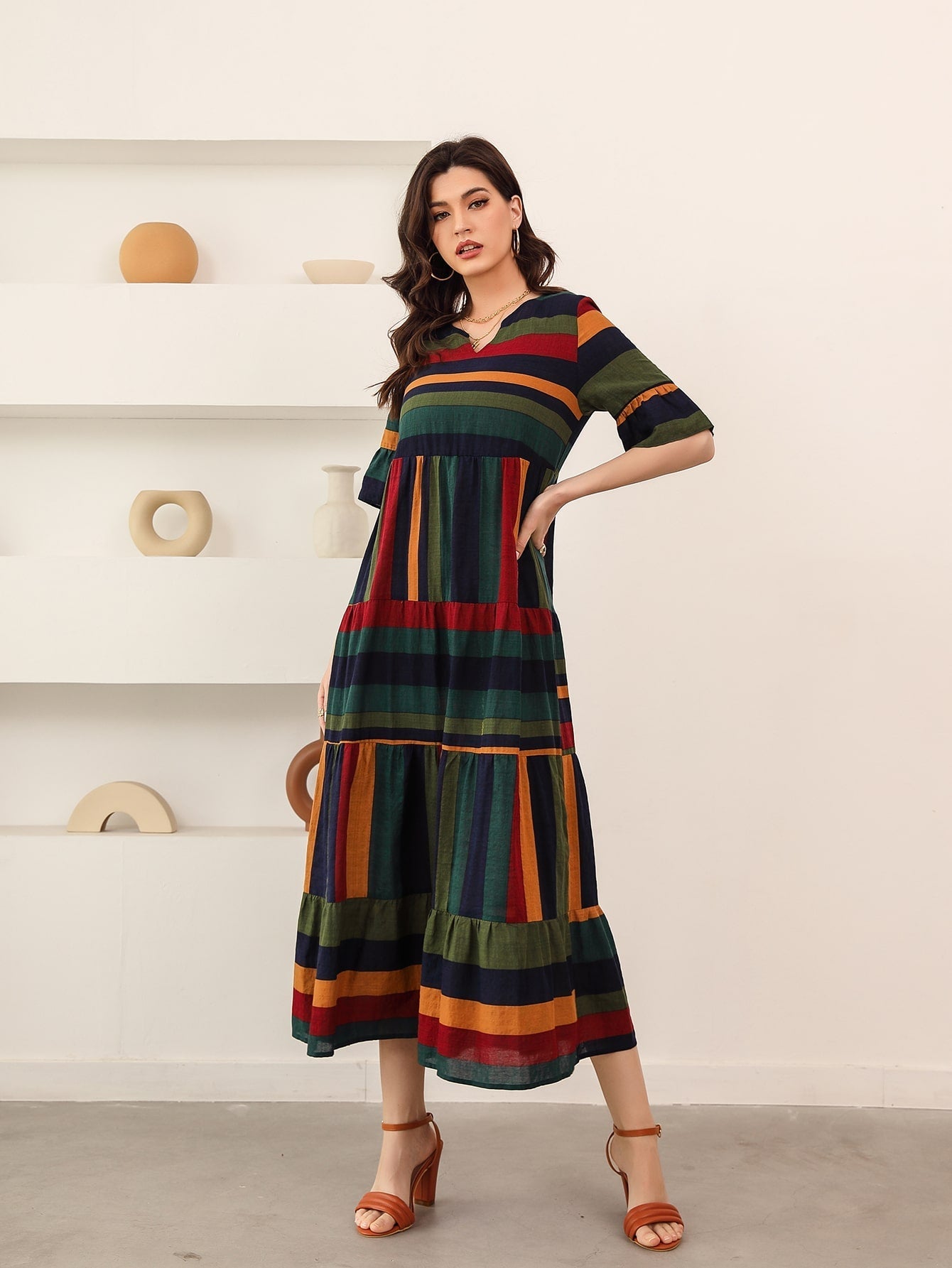 Vestido listrado Bianca- Elegância e charme em cada detalhe