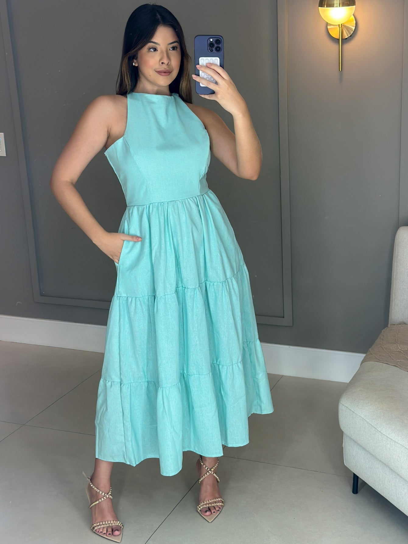 Vestido de Linho Sofia- A Combinação perfeita entre estilo e conforto