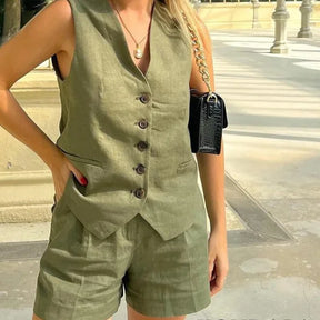 Conjunto Feminino Carolina em Alfaiataria - Colete e Shorts no Linho (Promoção Compre 1 Leve 2)