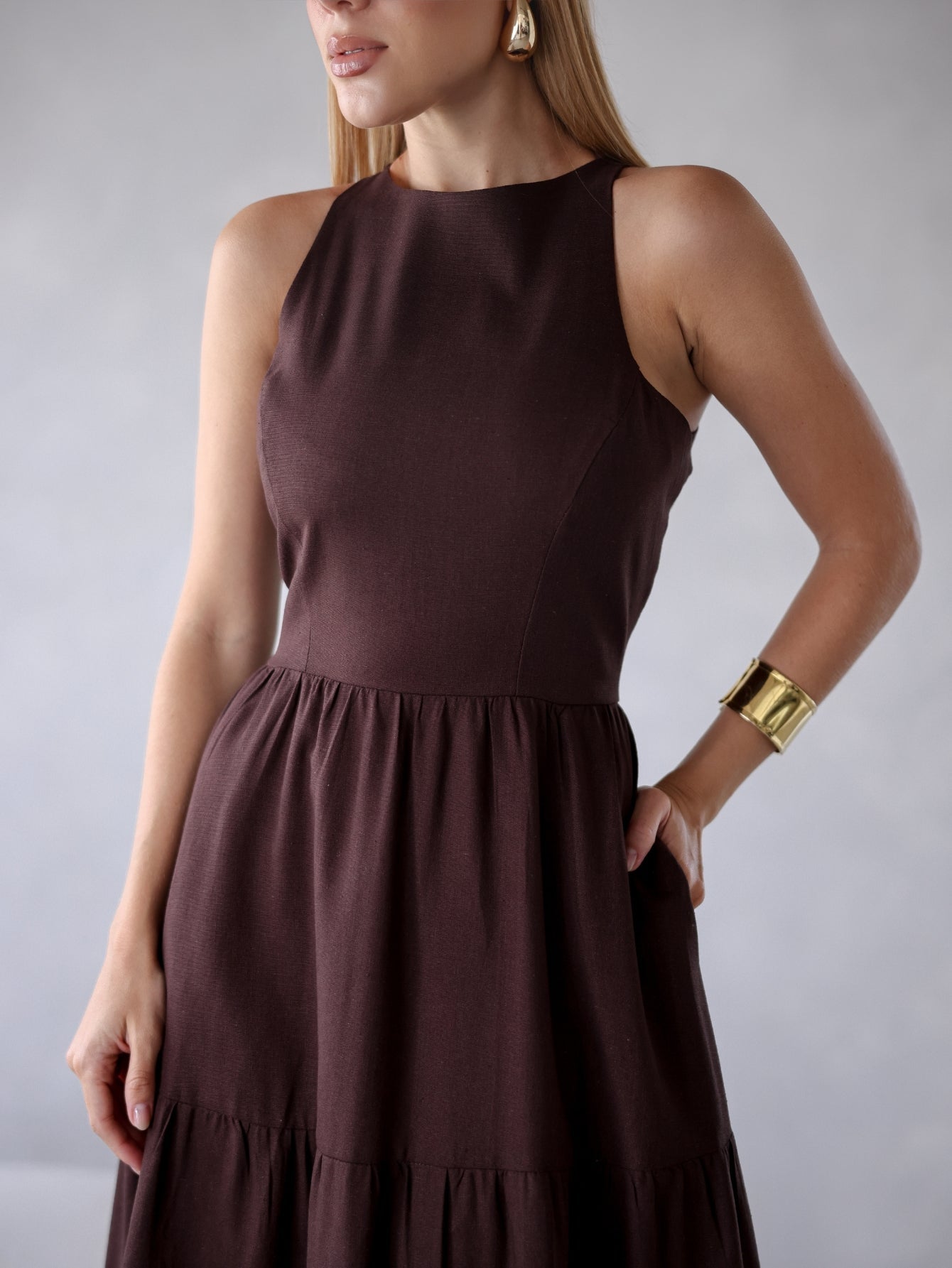 Vestido de Linho Sofia- A Combinação perfeita entre estilo e conforto