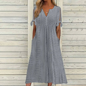 Encante- se com o Vestido de Renda Luísa - Perfeito para dias quentes, encontros especiais ou passeios ao ar livre
